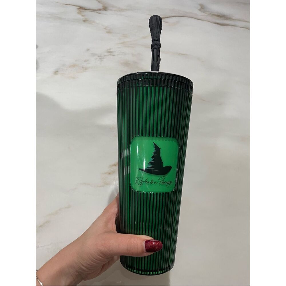 Starbucks Pleated Cold Cup with Broom Straw Topper (24 oz.) NWT